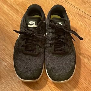 Black Nike Free Run Sneakers